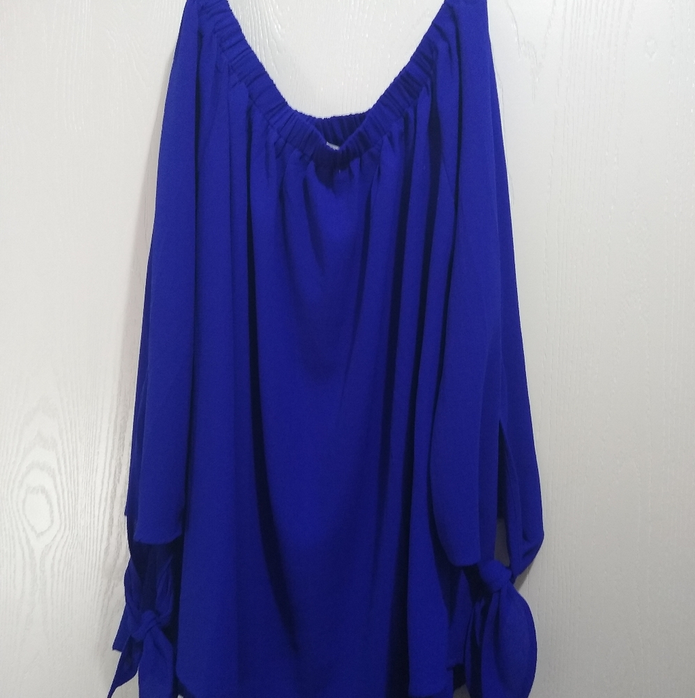 🌼Royal blue Off shoulder flowy top